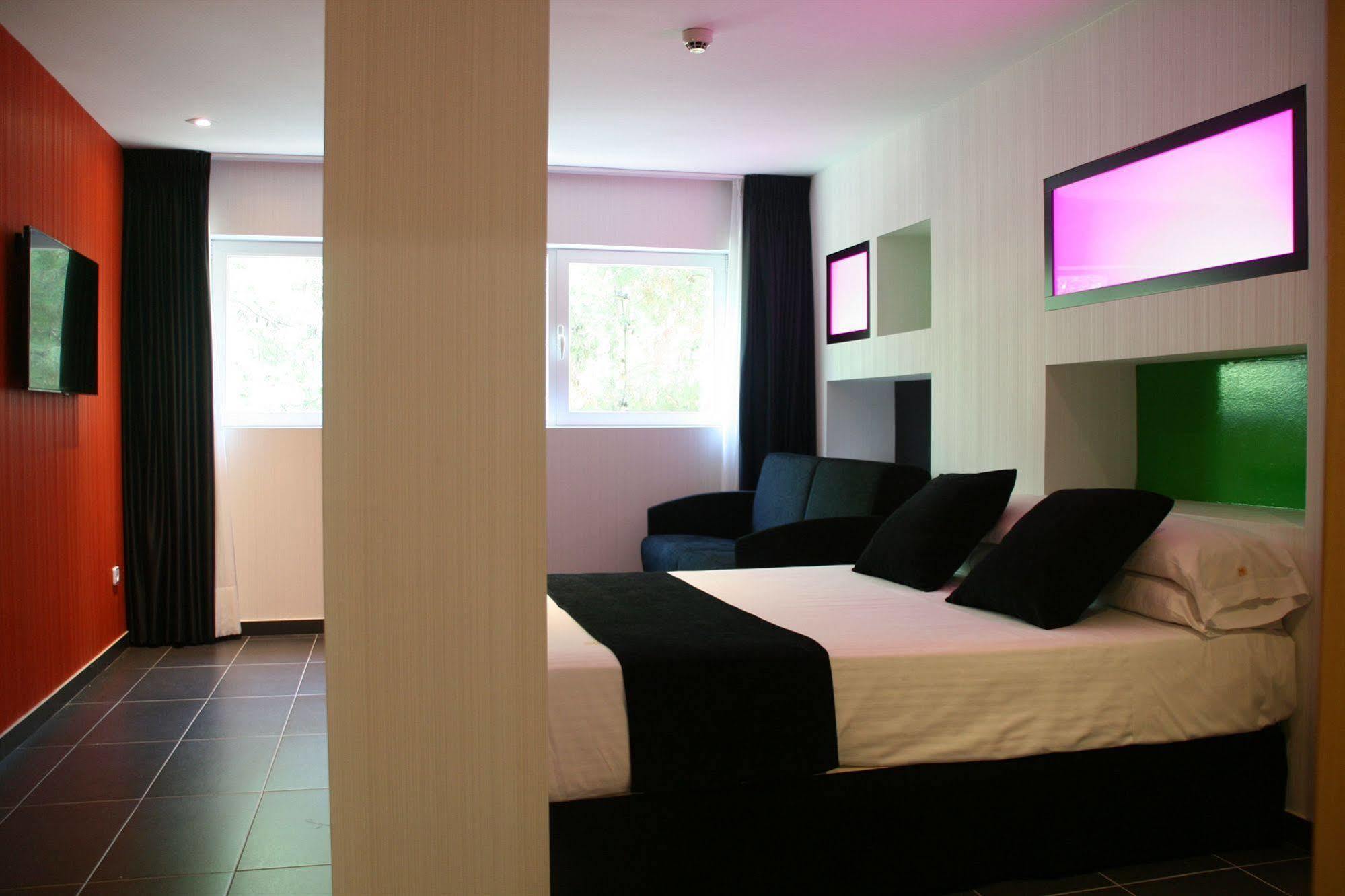 Hotel Indiana Пинто Экстерьер фото